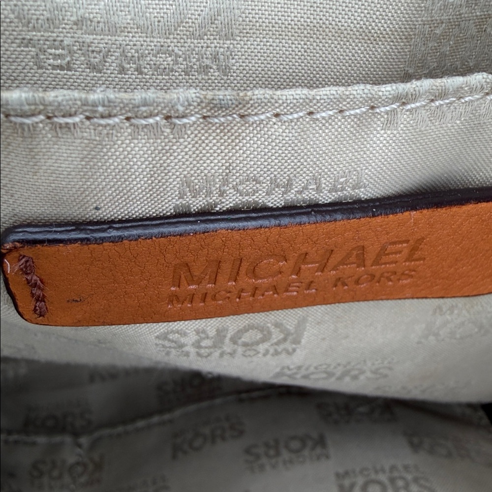 Michael Kors signature logo tan bag with brown leather trim adj shoulder straps - Picture 7 of 14